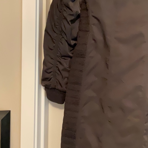 Yest Brown Puffer Coat. New condition,       Size 10. - Picture 3 of 6